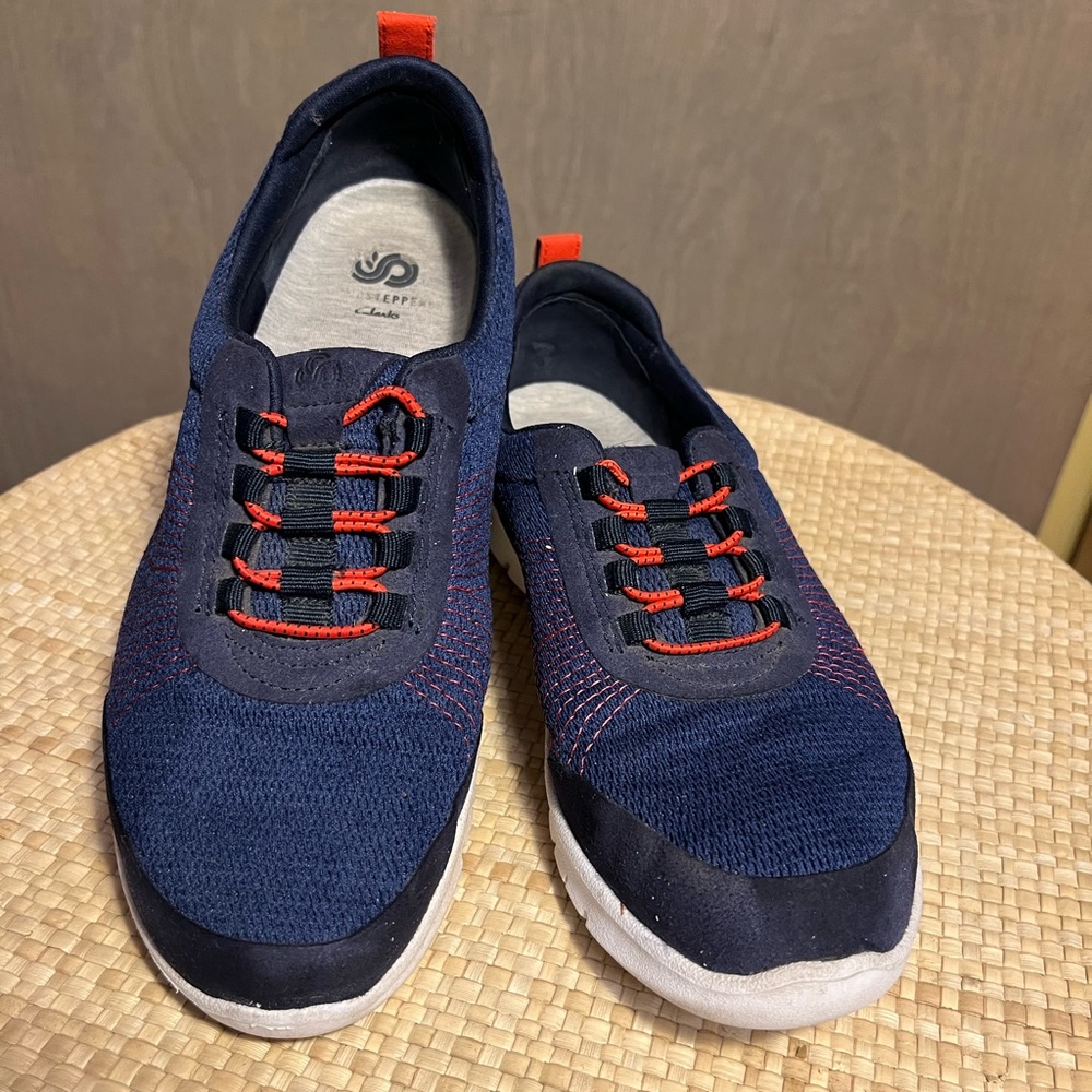 Clarks Cloudstepper Sneaker Blue/Red size 8